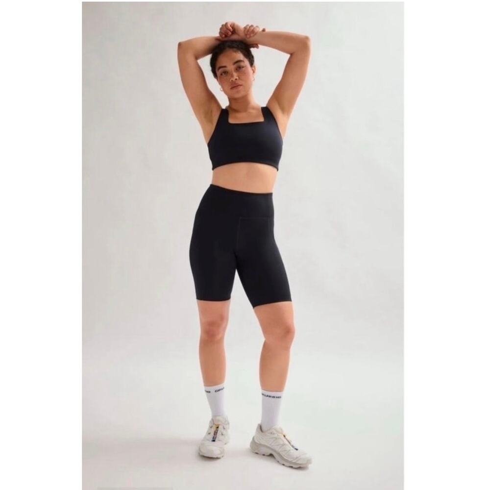Girlfriend Collective High
Waist Bike Shorts in Black Size
Large, NWT